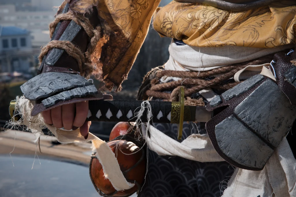 Studenti TTF-a ponosno predstavljaju repliku kostima Atsu iz Ghost of Yōtei TEHIX