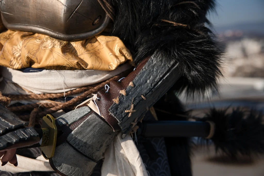 Studenti TTF-a ponosno predstavljaju repliku kostima Atsu iz Ghost of Yōtei TEHIX