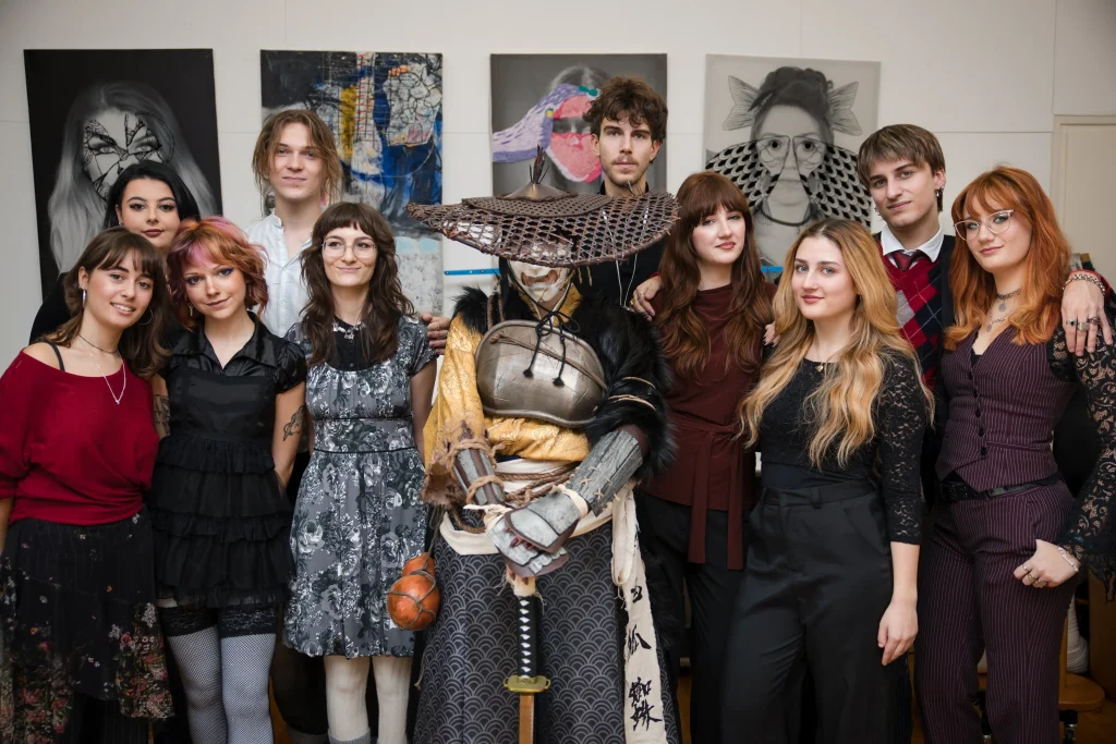 Studenti TTF-a ponosno predstavljaju repliku kostima Atsu iz Ghost of Yōtei TEHIX