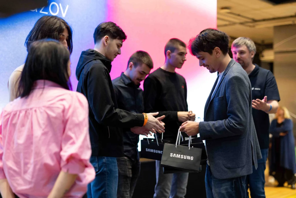 Pobjednici Samsung izazova proglašeni na Innovation Dayu mladi inovatori iz cijele Hrvatske okupili se u Zagrebu TEHIX